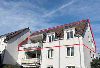 Hausansicht mit Balkon