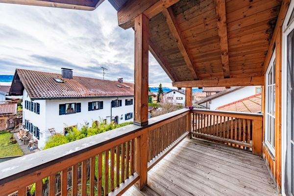 Überdachter Balkon im Dachgeschoss