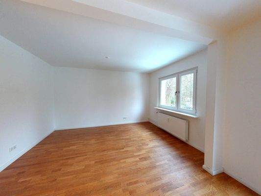 Ansicht IIII: Wohn-und Essbereich mit Zugang zum Balkon