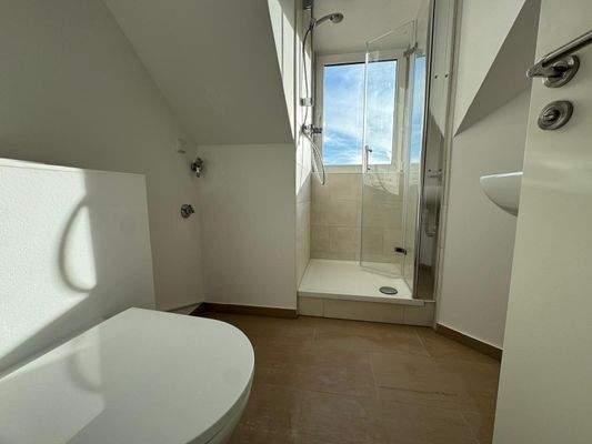 Badezimmer mit Dusche