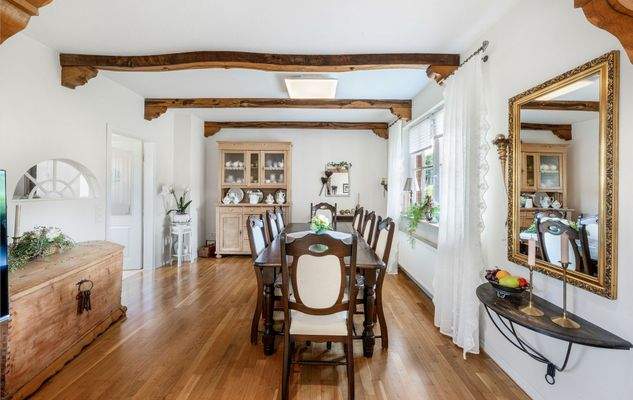 Wohn-/Esszimmer (Ursprungshaus) 