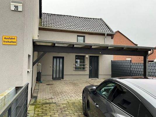 Anbau und Hoffläche