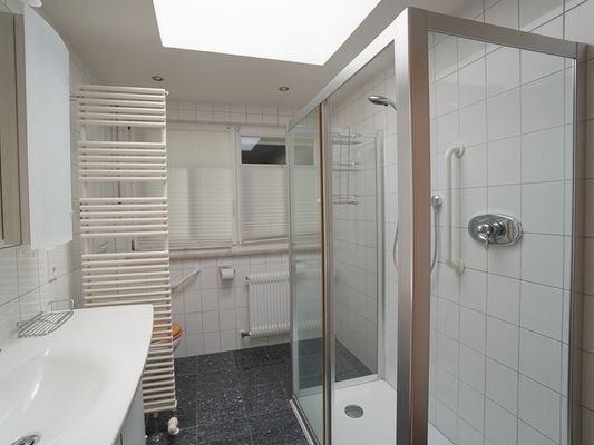 Badezimmer mit Oberlicht