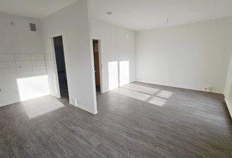 Wohn/Essbereich mit Balkon