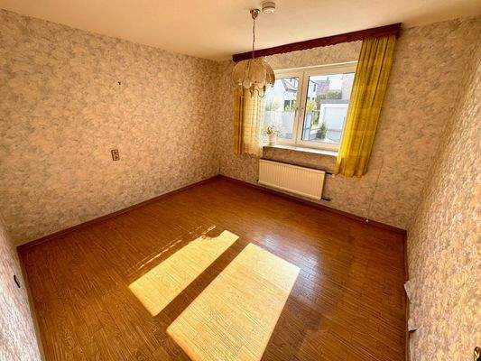 T20 Vorderhaus Schlafzimmer 1 EG.jpg