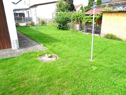 Garten an der Garage