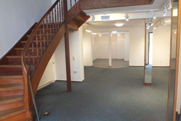 gesamte untere Ladenfläche