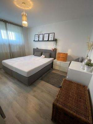 ... und in das Schlafzimmer.