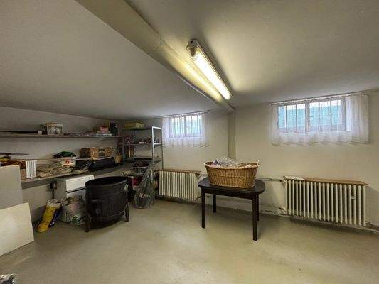 H 541 KG Kellerraum links.jpg