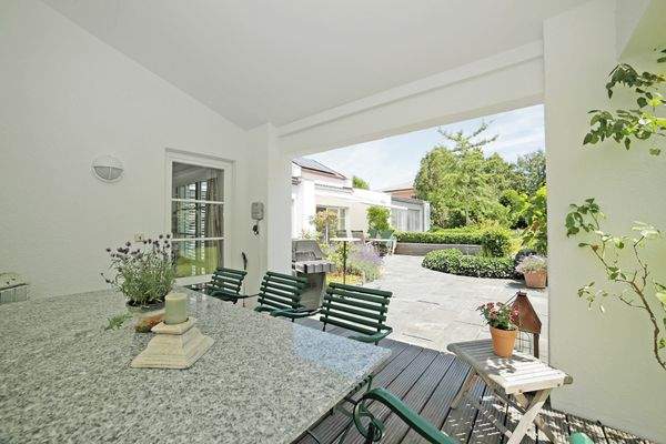 Überdachte Outdoor-Lounge