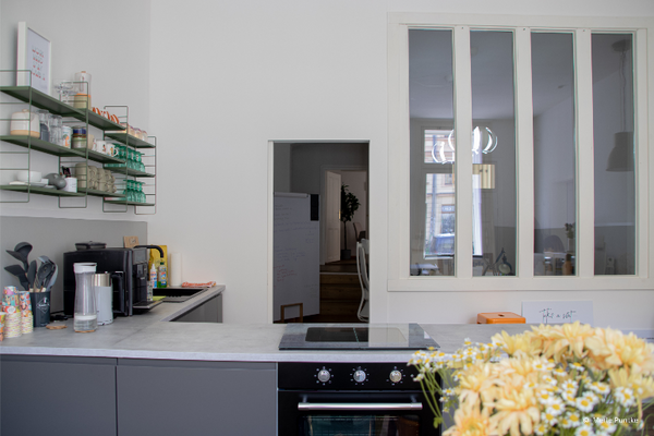 Voll ausgestattete Küche