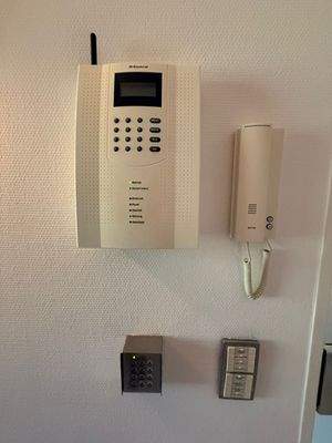 Gegensprechanlage-Lichtschalter-mit-Dimmfunktion.j