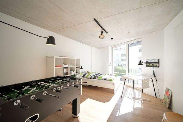 Kinderzimmer 1 im ersten Obergeschoss mit direktem Badezimmerzugang