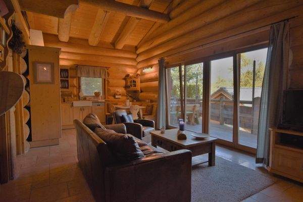 Wohnzimmer mit viel Ausblick