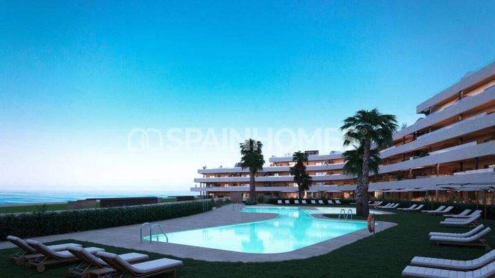 Sea View Apartments with Shared Pool and Gym in Manilva