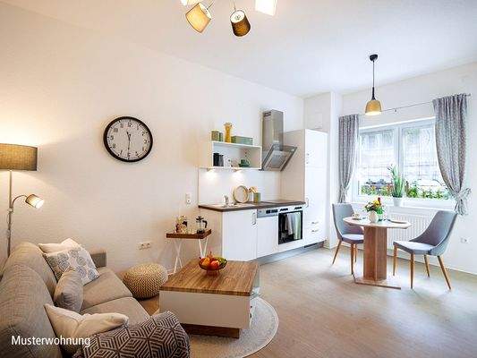 Wohnzimmer mit Küchenbereich