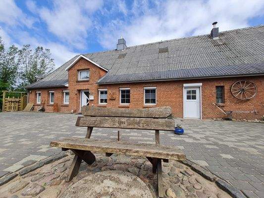 Blick auf das Hauptwohnhaus