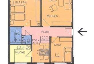 Grundriss mit Wohnzimmer, Kinder- und Schlafzimmer, Küche mit Essplatz, Bad, WC und Loggia