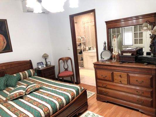 Schlafzimmer mit Bad en suite