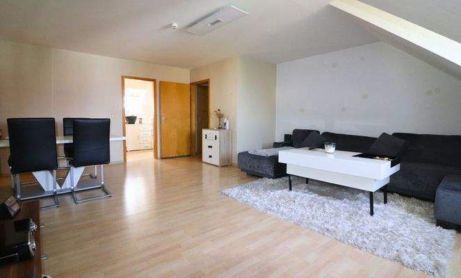 Wohnzimmer Bild 1 von 2