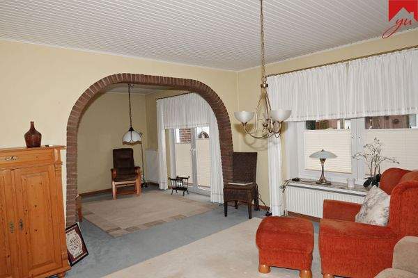 geräumiges Wohnzimmer 