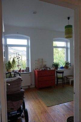 Zimmer (2) große Wohnung OG