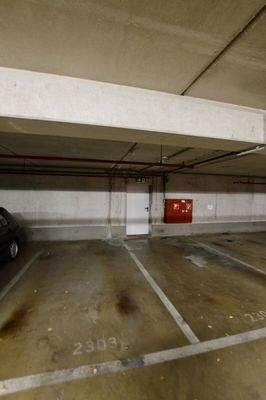 Tiefgaragenstellplatz