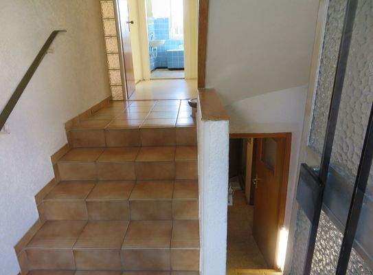 6-Eingang Treppenhaus.JPG