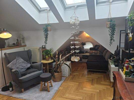 Höhle  mit Gucklochfenster.jpg