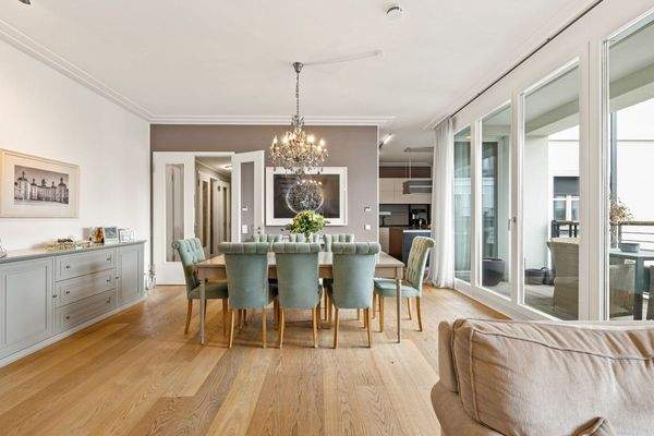 Möblierung vor dem Auszug / Wohn- und Essbereich