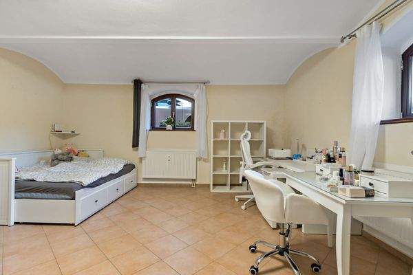 Wohn- und Schlafzimmer