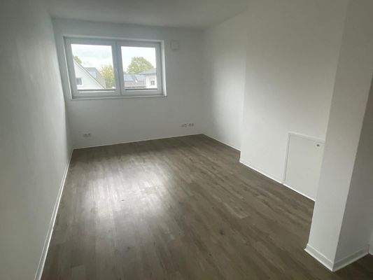 Helles Zimmer mit Fenster