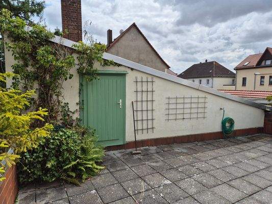 Abstellraum über Gewerbe.jpg