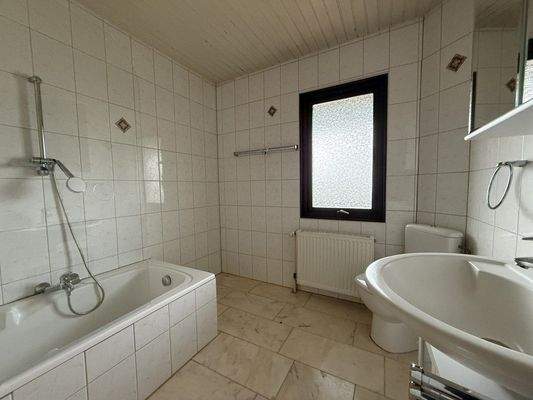 Badezimmer Eltern (OG)