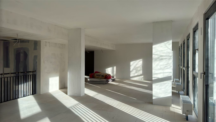 Helle großzügige Bürofläche im 1.OG