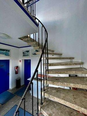 Treppenabgang zur Halle