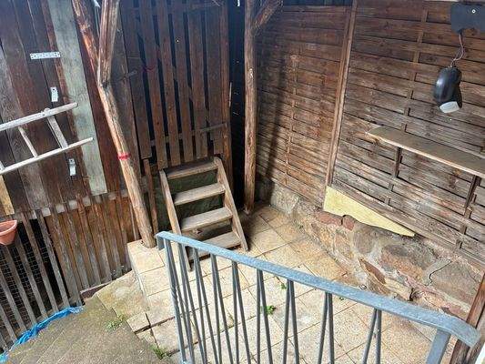 7. Kleine Terrasse auf halber Höhe.jpeg