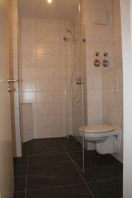 Zusätzliches Duschbad