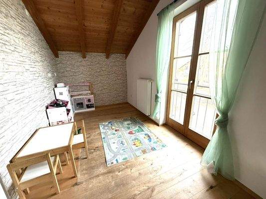 1. Schlafzimmer (abtrennbarer Raum, begehbarer Schrank)Küchenanschl. vorhanden