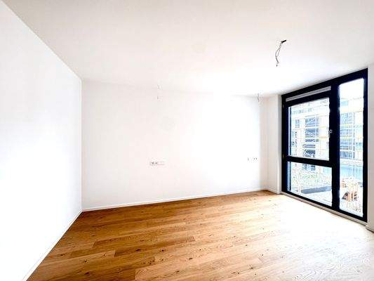 Helles Zimmer mit Parkblick