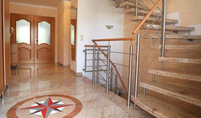 makellos EFH SN Hufenweg - Flur im EG.jpg