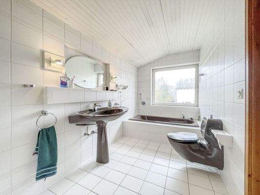 Badezimmer im DG