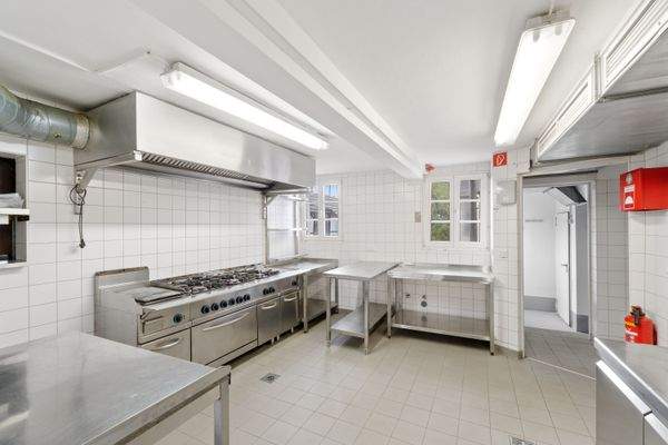 Voll eingerichtete Gastroküche, EG