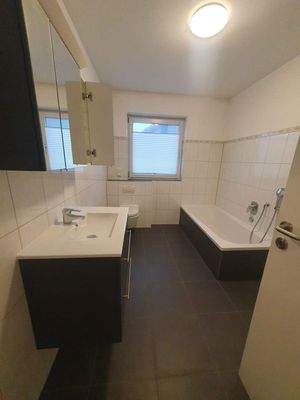 Modernes, exklusives Bad mit D