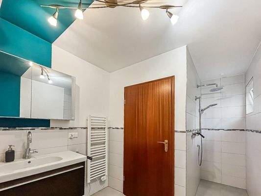 Bad Erdgeschoss Modernisiert