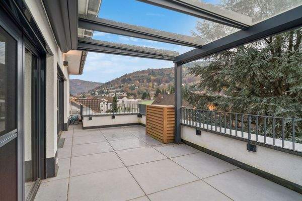 Überdachte Terrasse mit Neckarblick