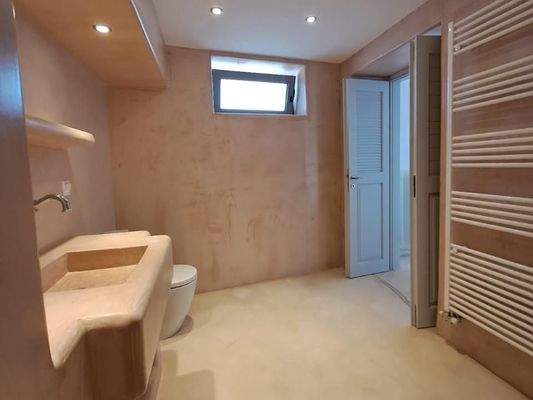 Kreta, Kalyves: Elegante neoklassizistische Villa am Meer zu verkaufen