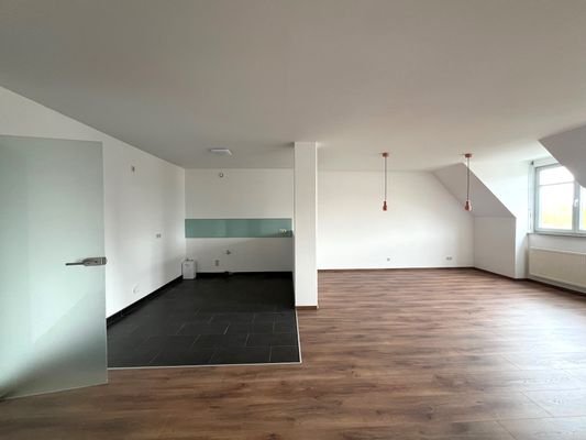 Wohnzimmer mit Küche