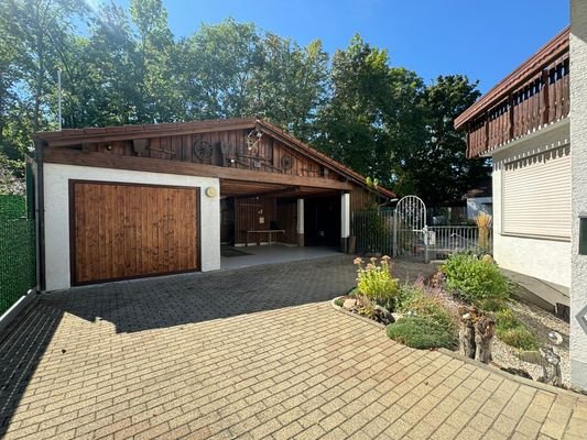 Garage und Carport