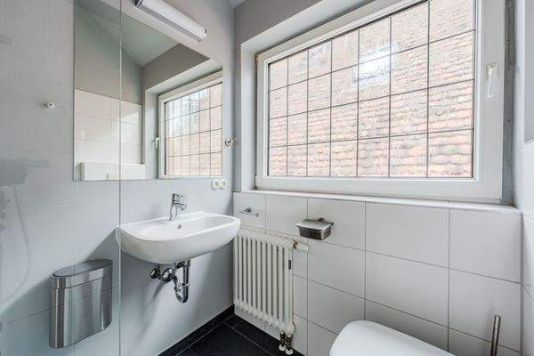 Bathroom on the 2nd floor